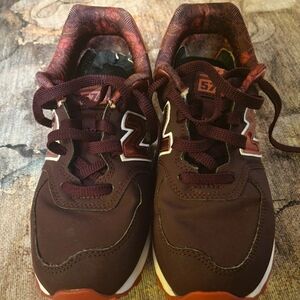 New Balance  Maroon Sneakers Sz 5 Excellent Condition